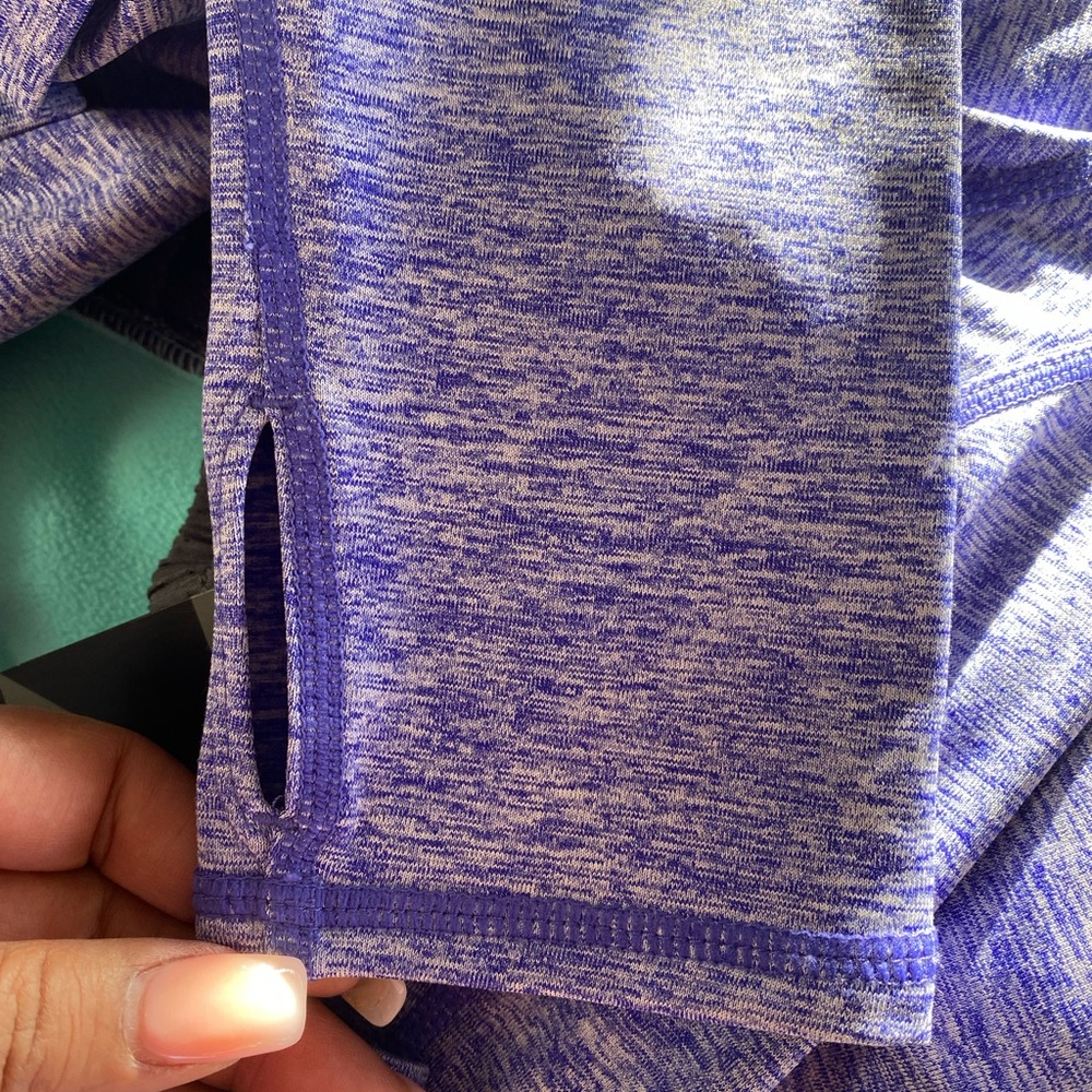 NWT Medium pullover - Picture 5 of 5